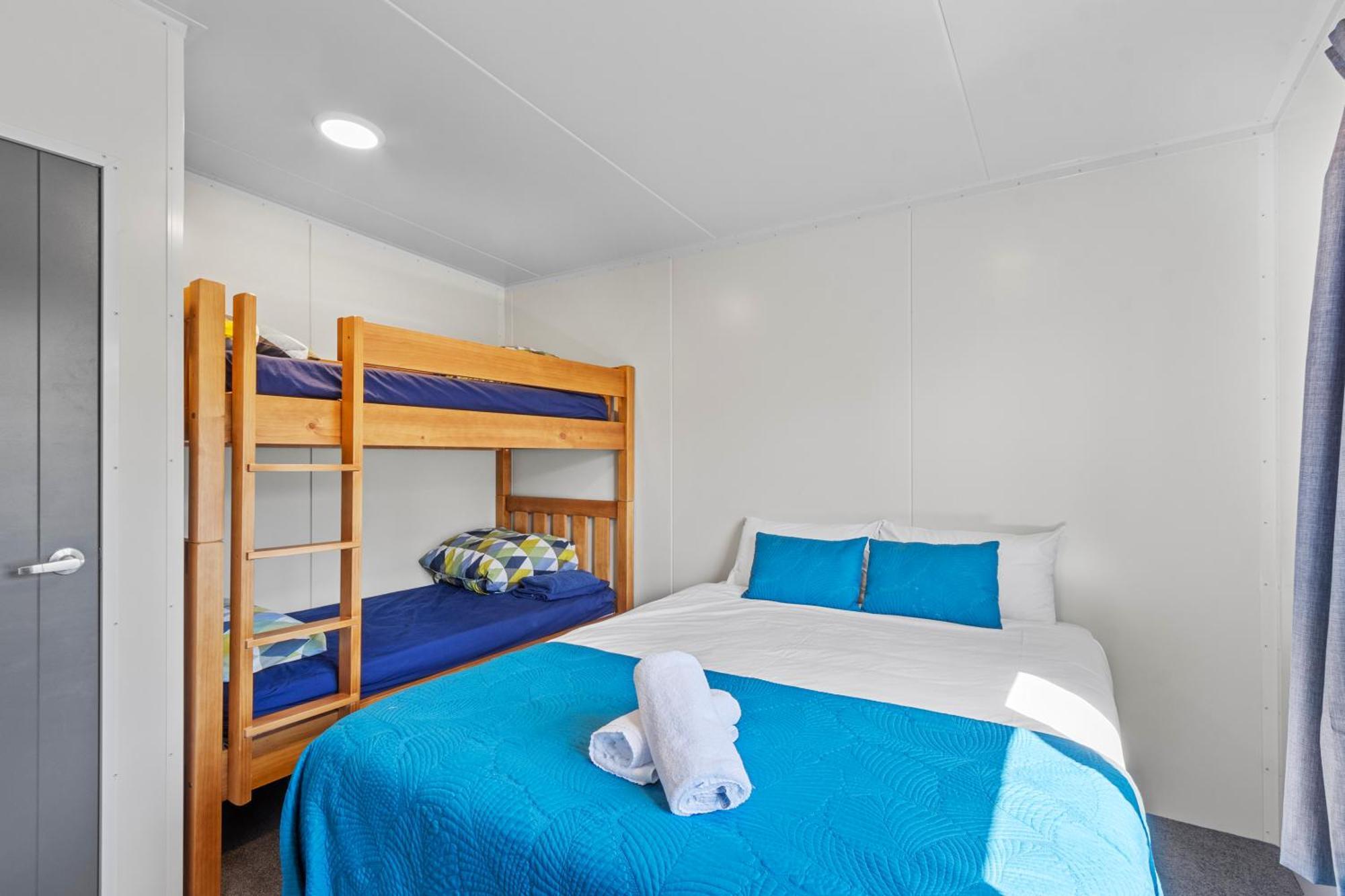 North South Holiday Park Крайстчърч Екстериор снимка