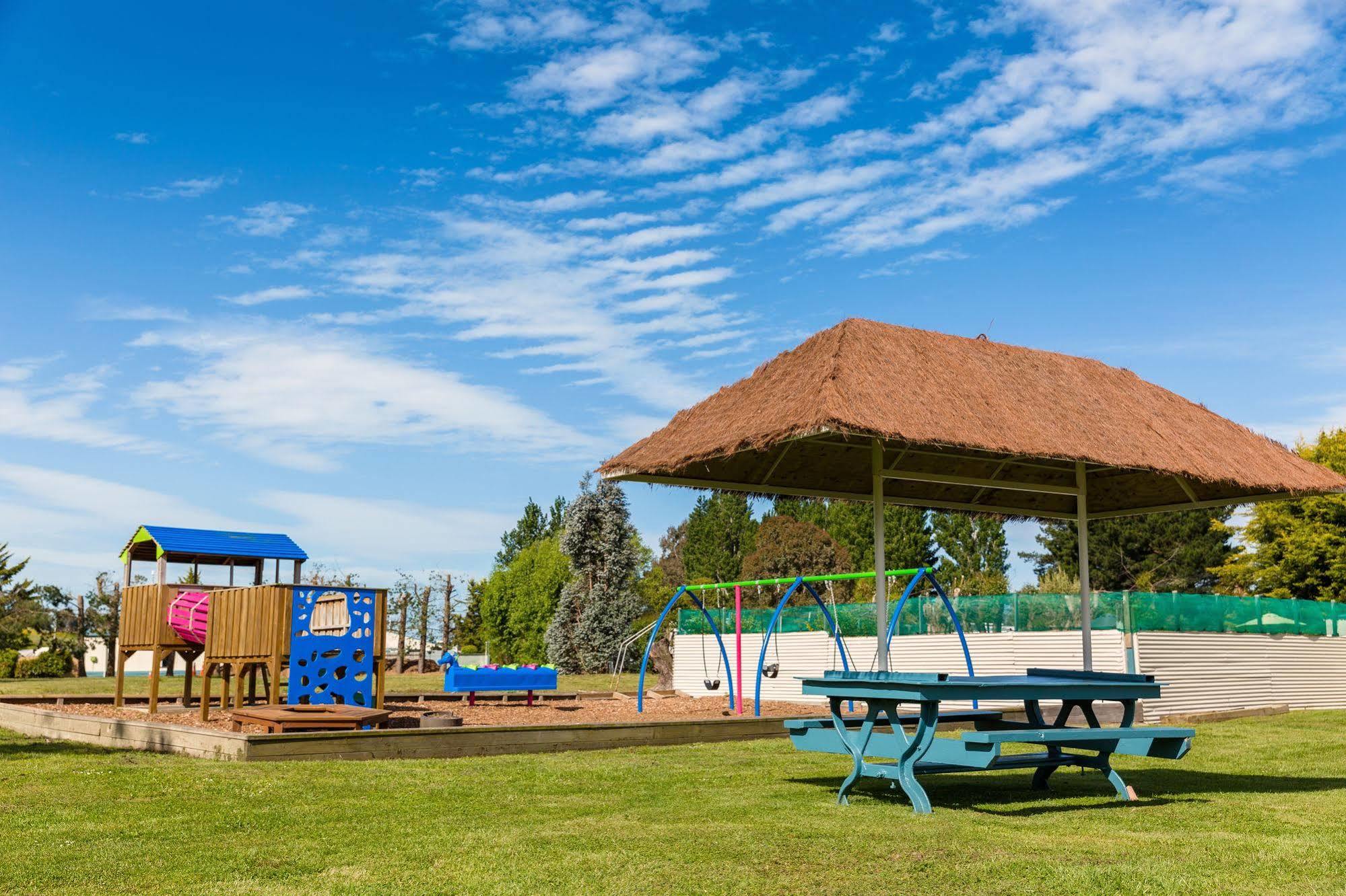 North South Holiday Park Крайстчърч Екстериор снимка